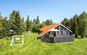 Awesome Home In Væggerløse With Kitchen, Bogø By